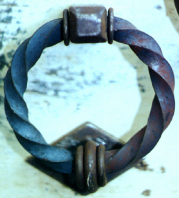 deluxe twisted ring door knocker