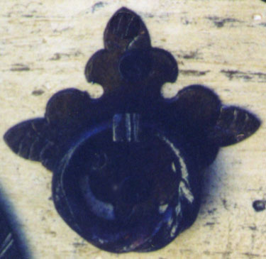 small rosette ring pull